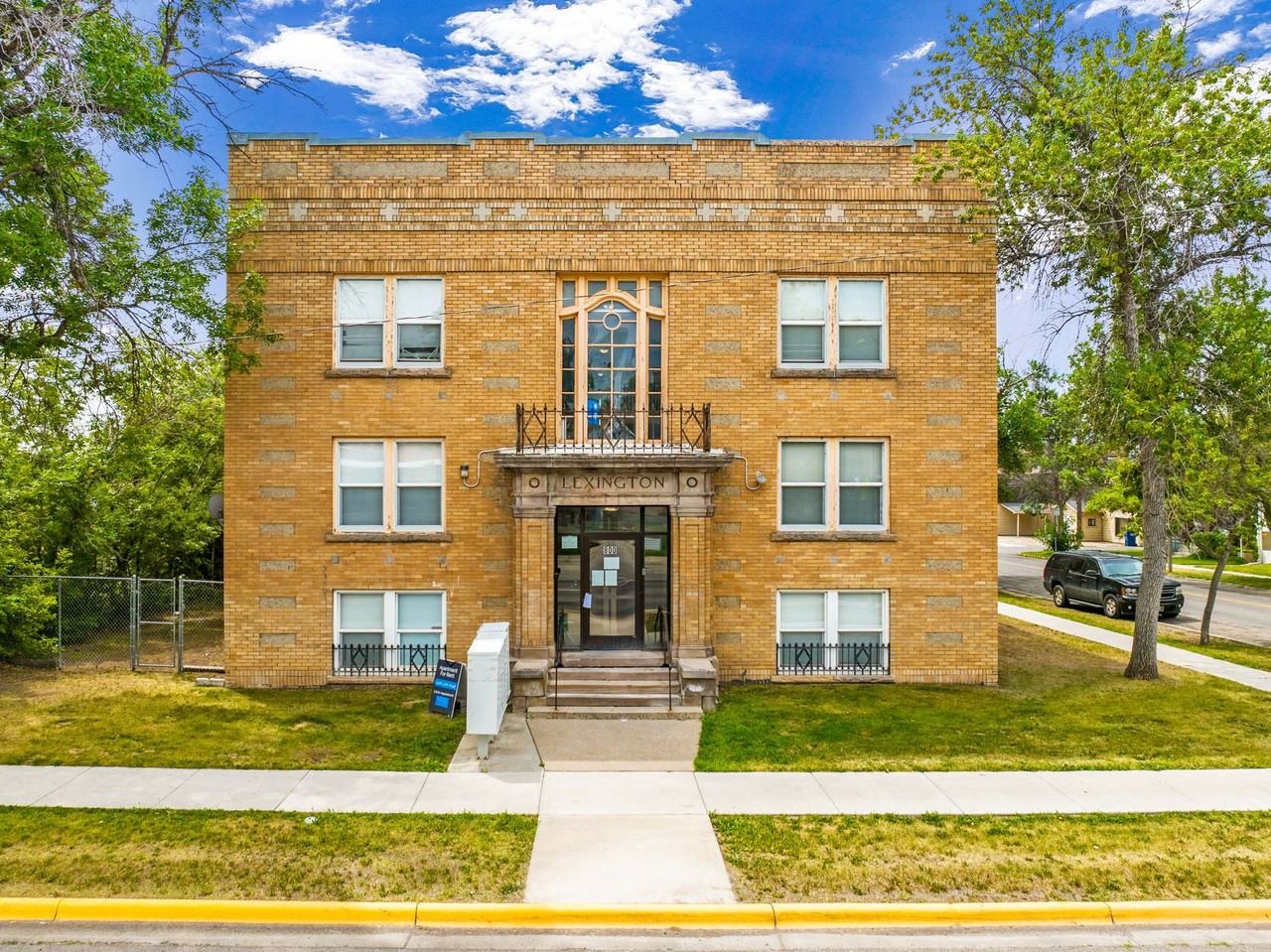 Lexington apartments - Photo 3 of 4