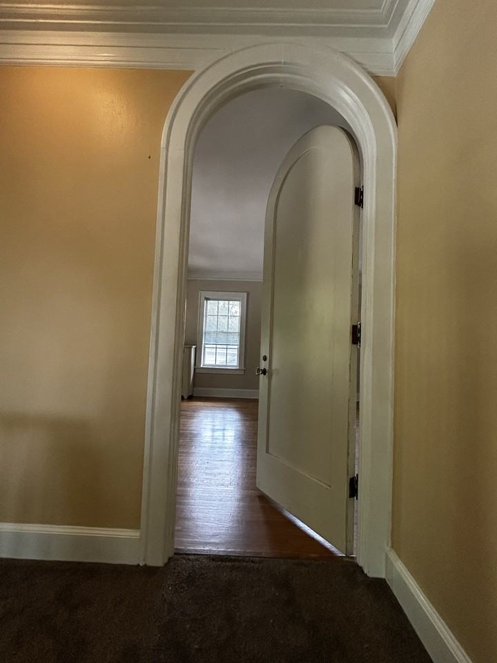1725 West Moss Avenue #3 - Photo 4 of 22