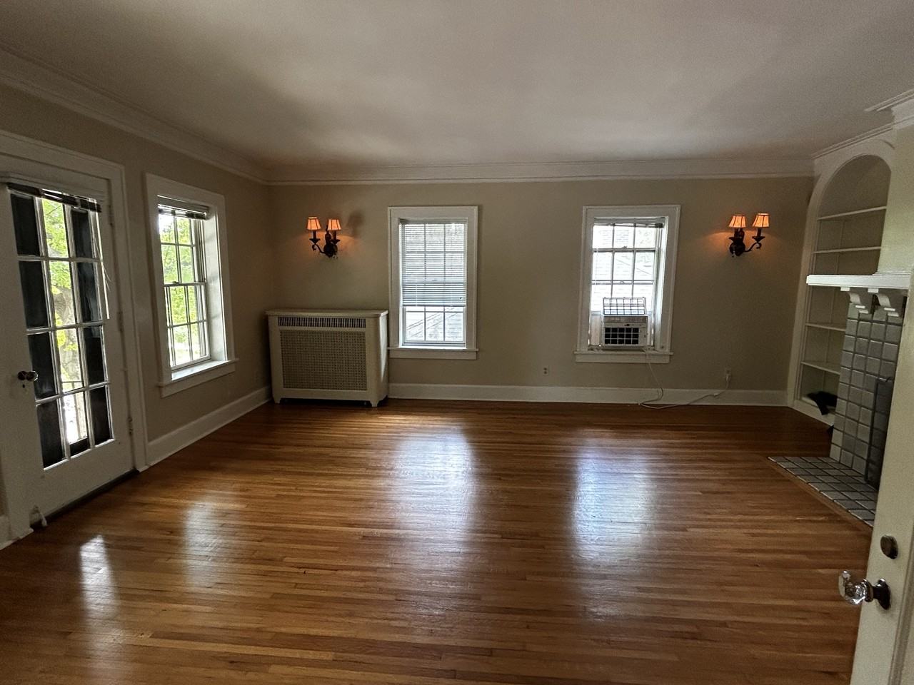 1725 West Moss Avenue #3 - Photo 6 of 22