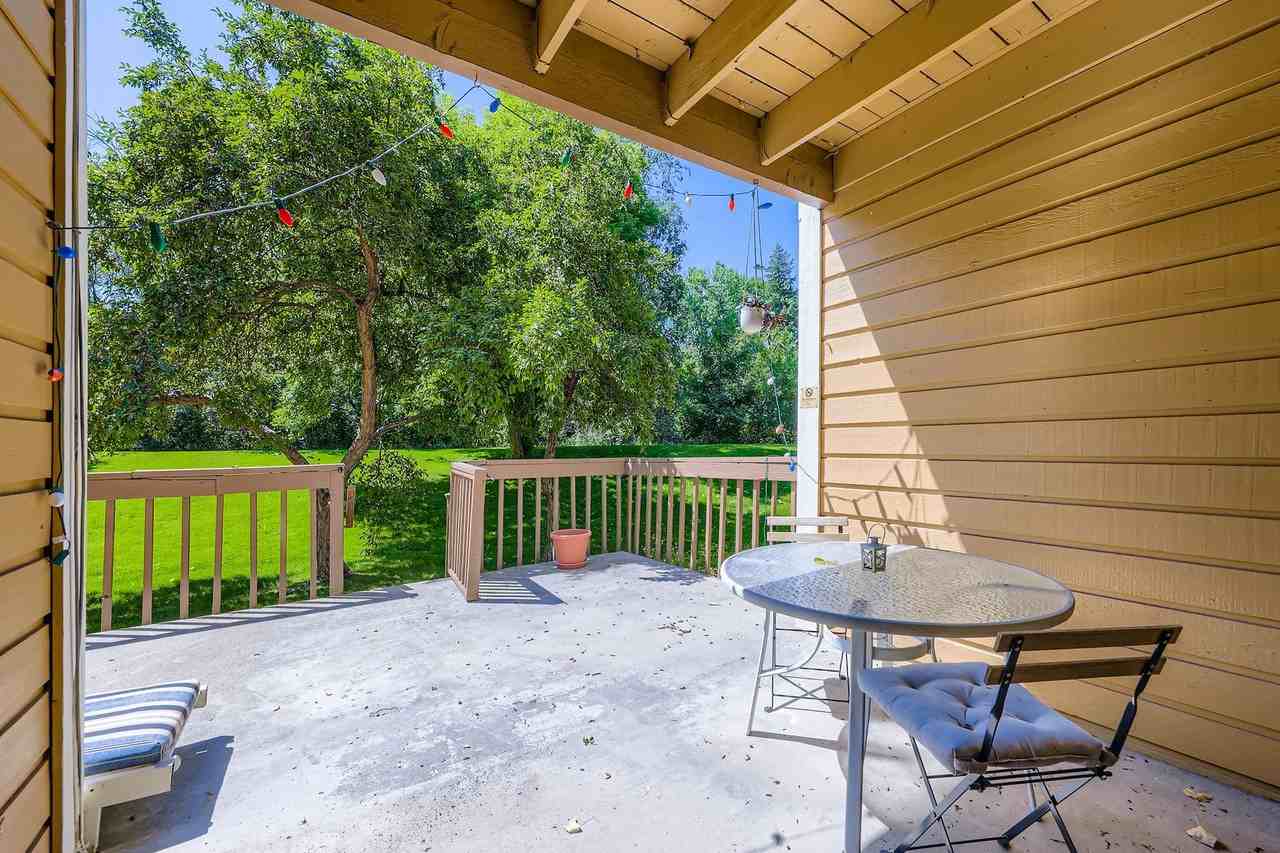 2962 Shadow Creek Dr - Photo 4 of 33