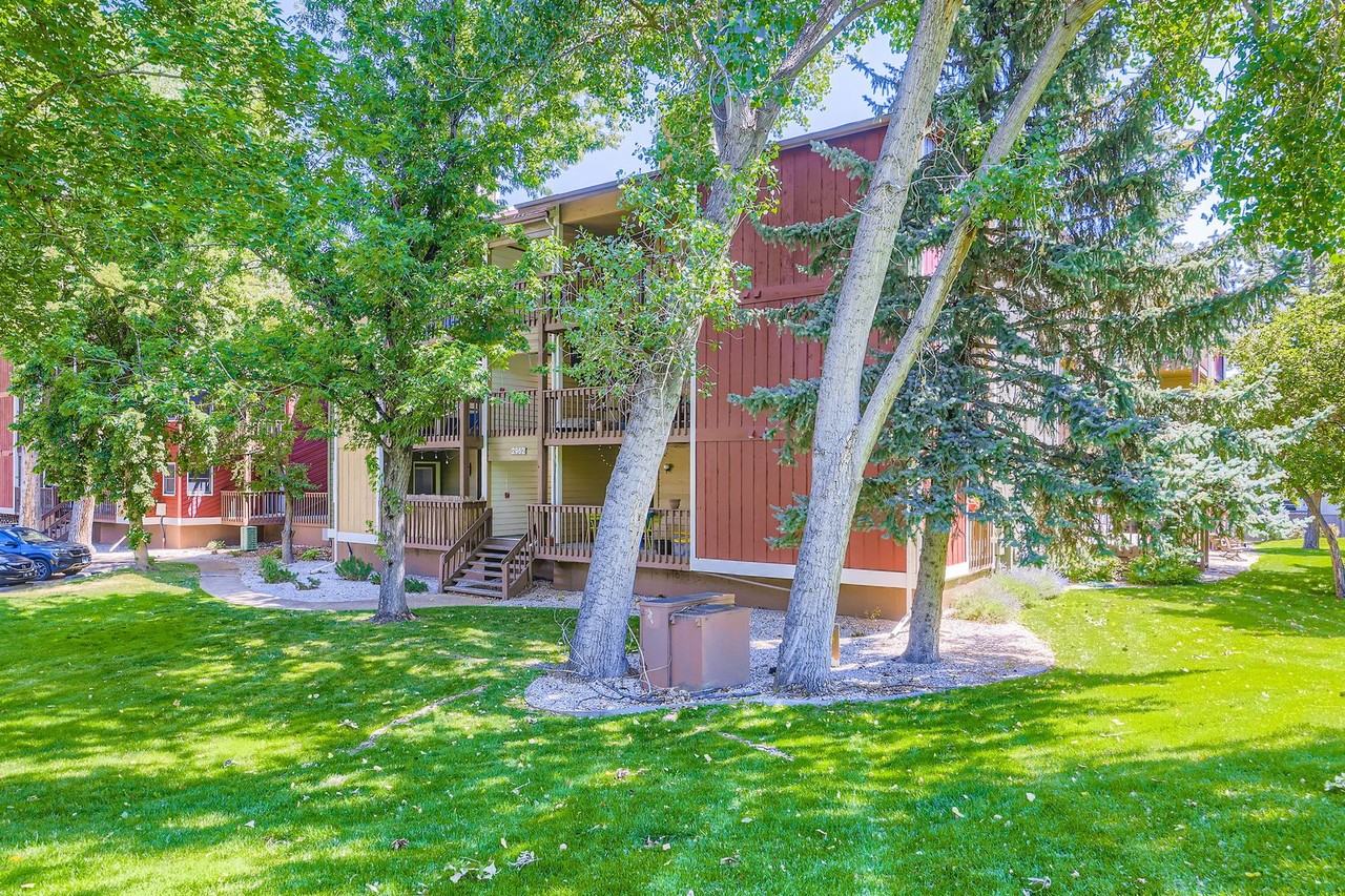 2962 Shadow Creek Dr - Photo 5 of 33