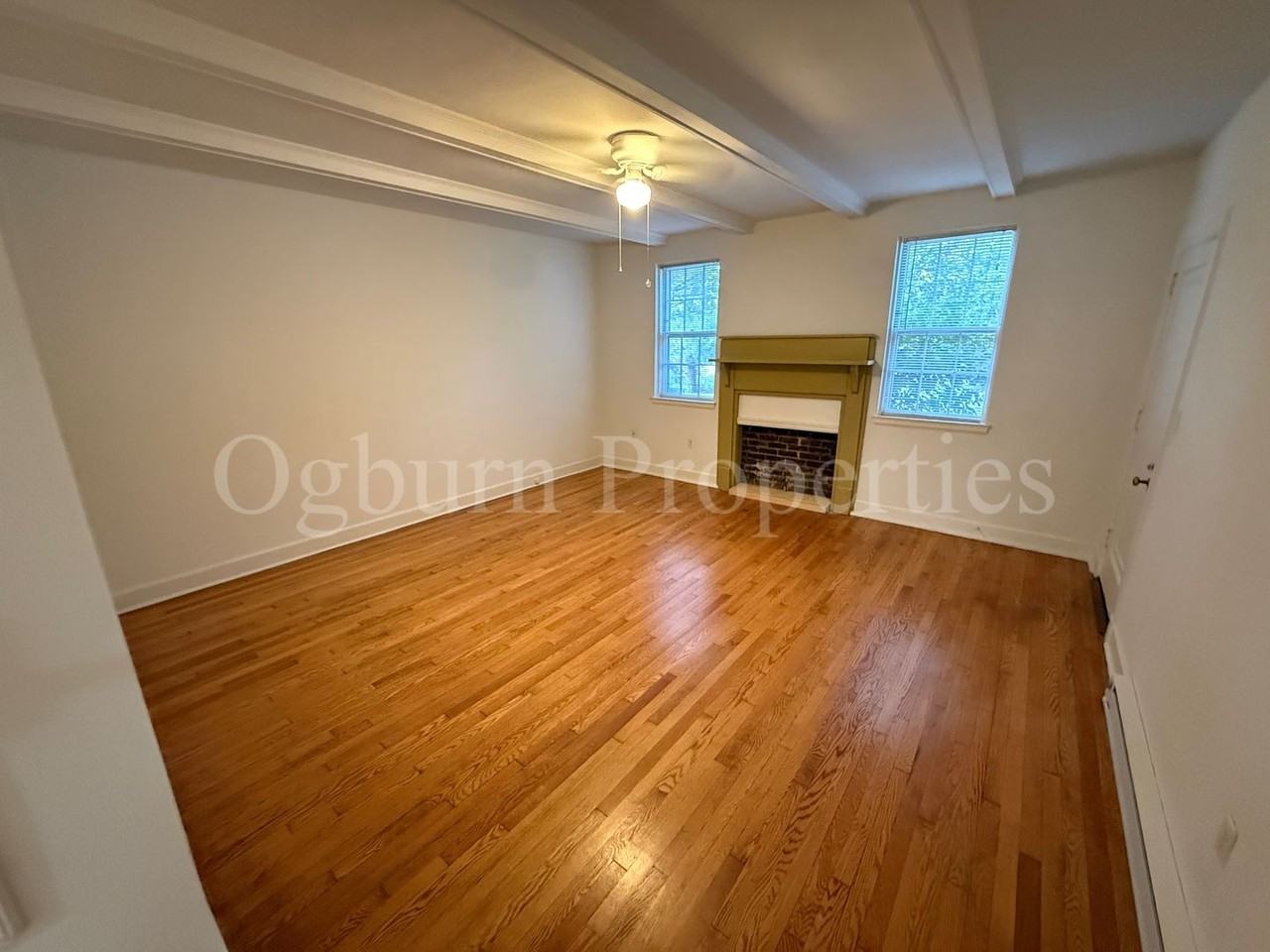 1306 Glade Street - Photo 4 of 16