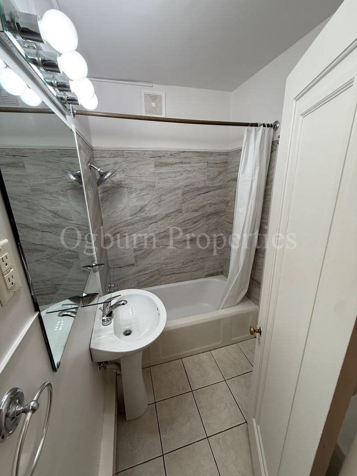 1306 Glade Street - Photo 7 of 16