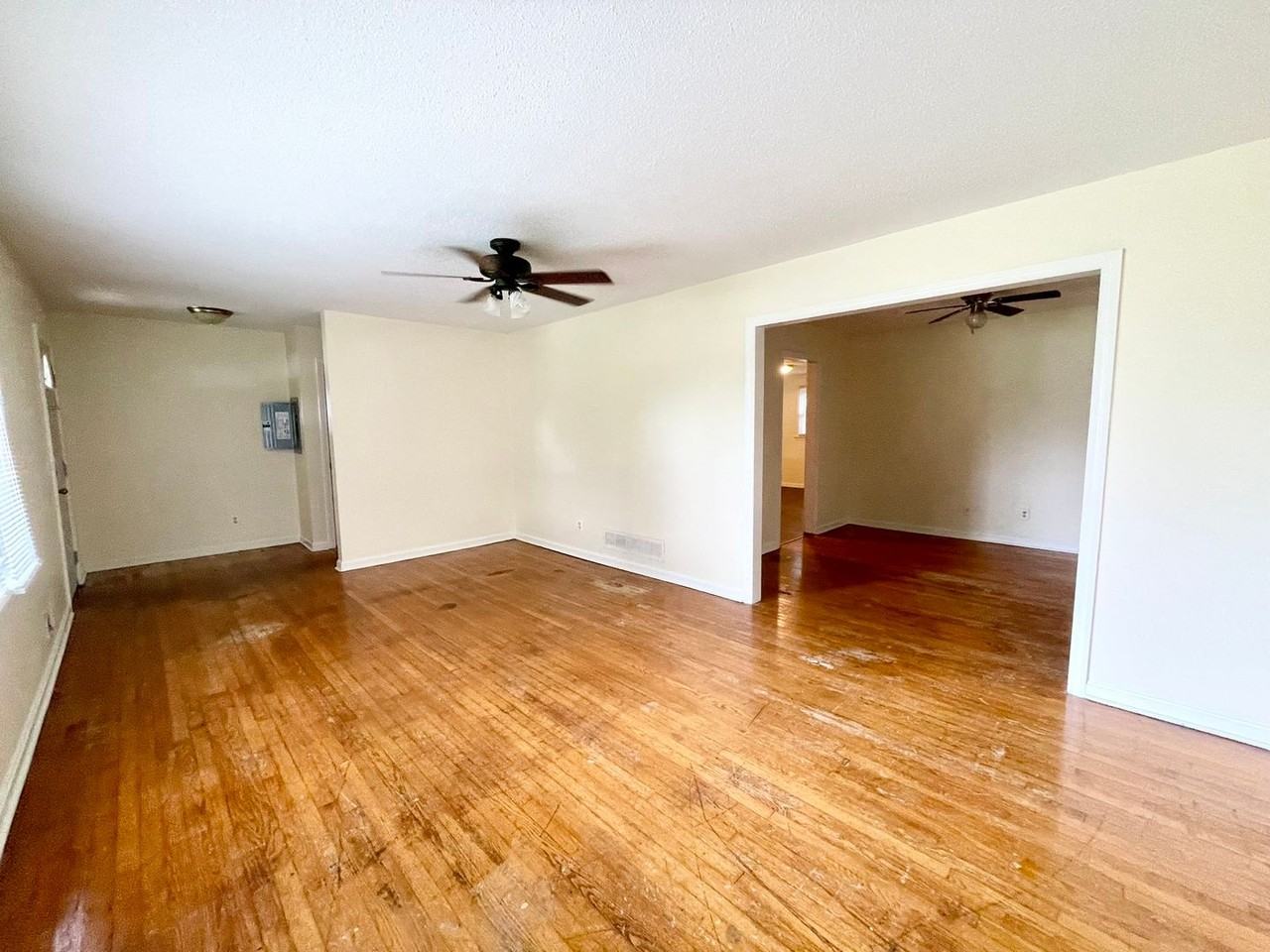 853 Statler Rd - Photo 3 of 21