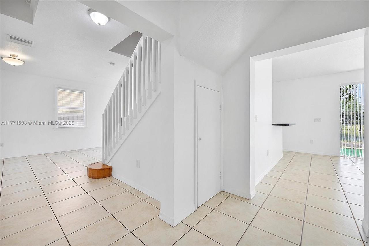 6171 Southwest 157th Place - Photo 3 of 32