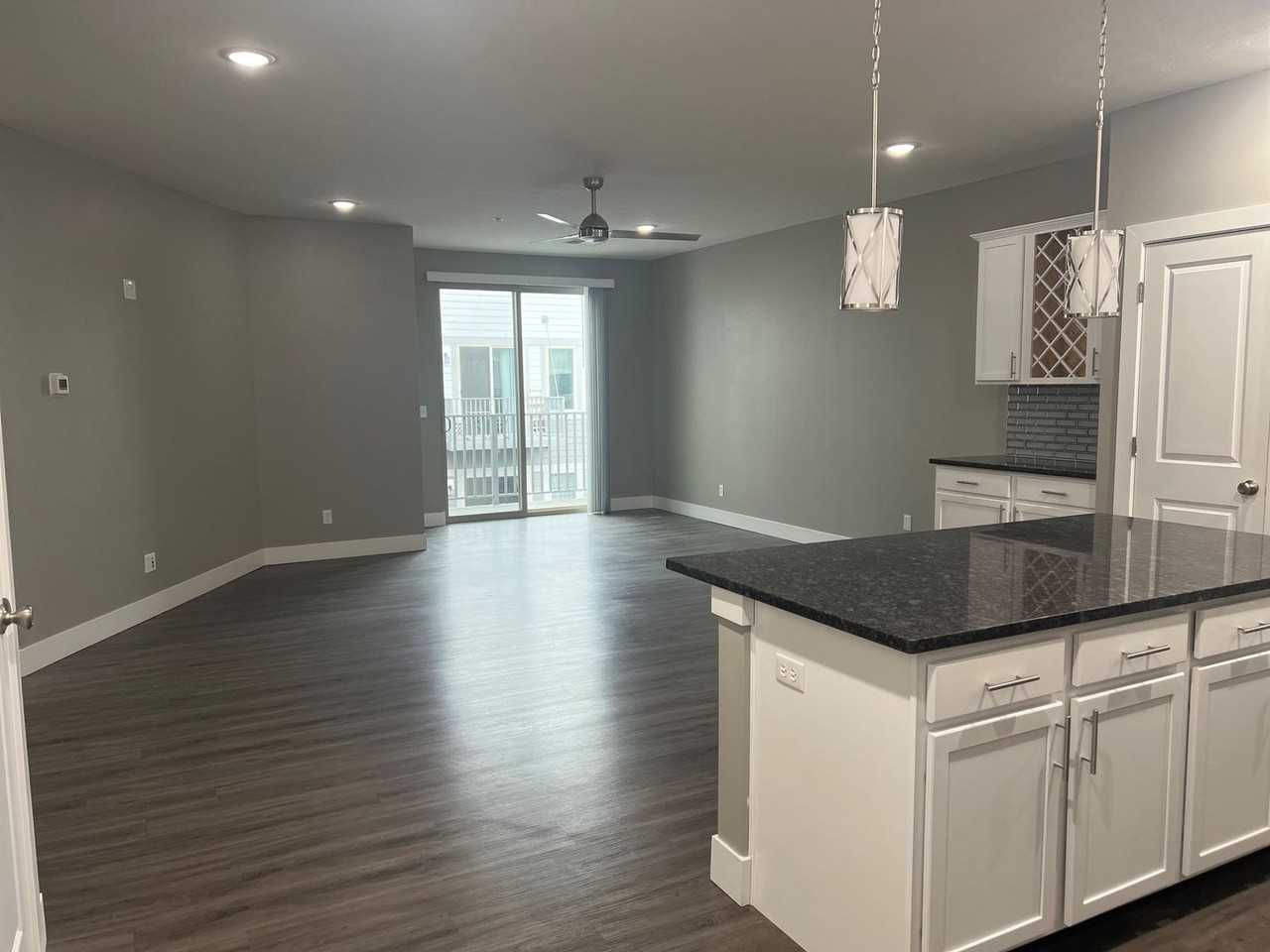 Pullman Station - Photo 4 of 35