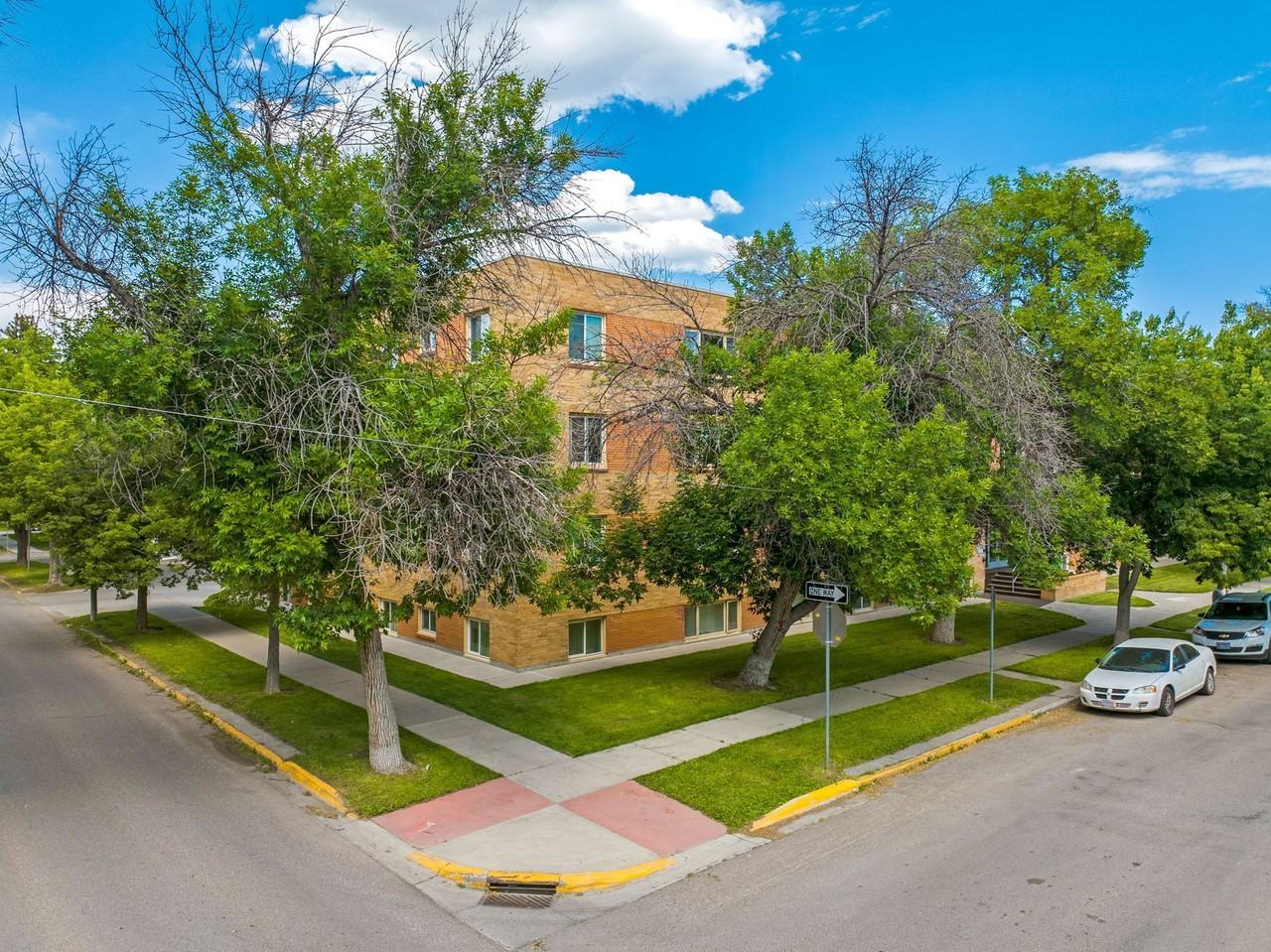 Glacier Apartments - Photo 2 of 24