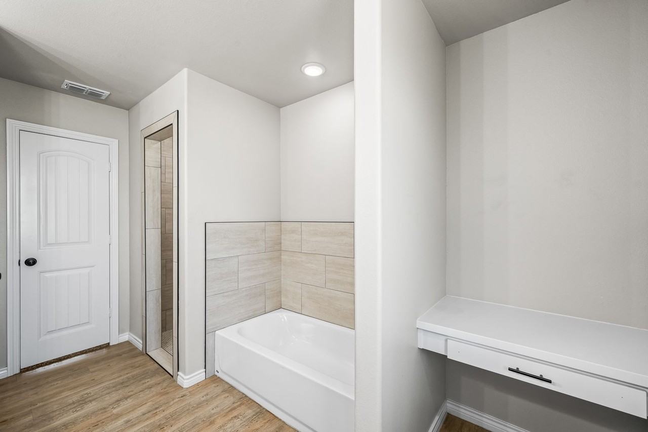 7409 E County Road 6000 - Photo 5 of 35