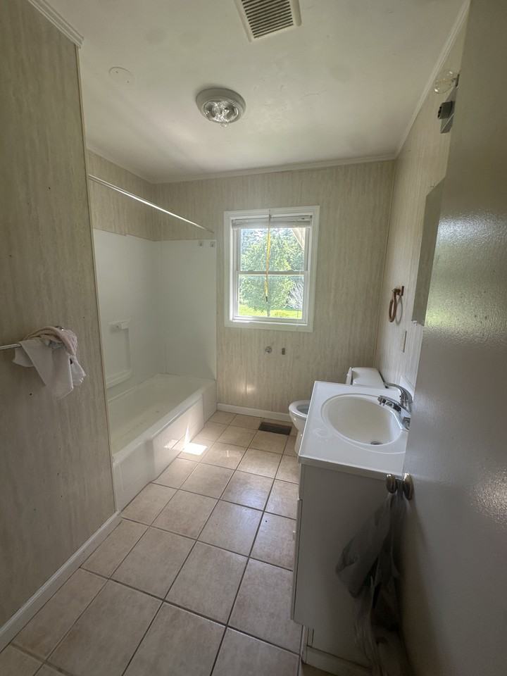 529 Mills Gap Rd - Photo 6 of 9