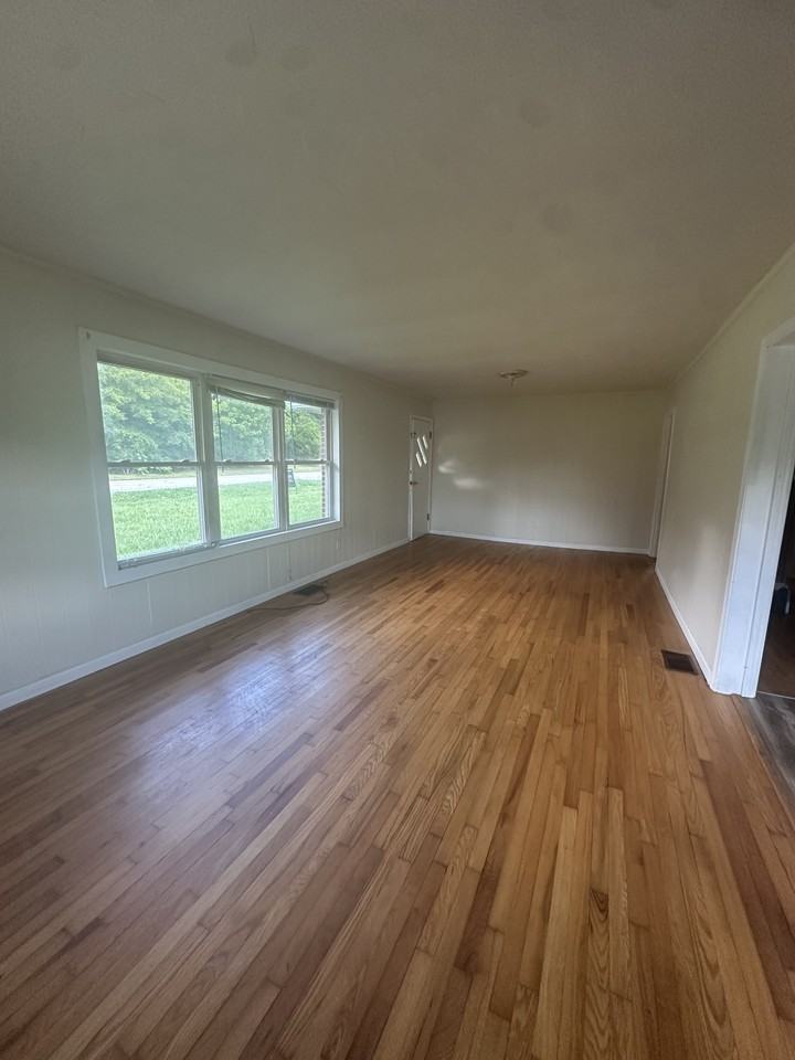 529 Mills Gap Rd - Photo 7 of 9