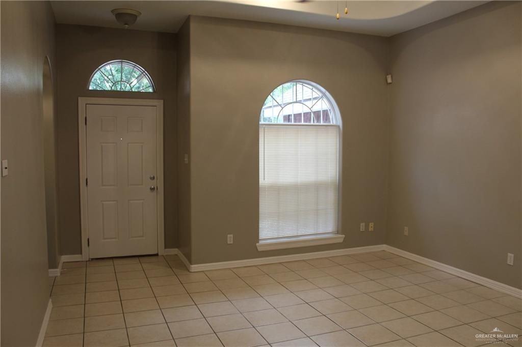 3824 Umar Ave - Photo 4 of 6