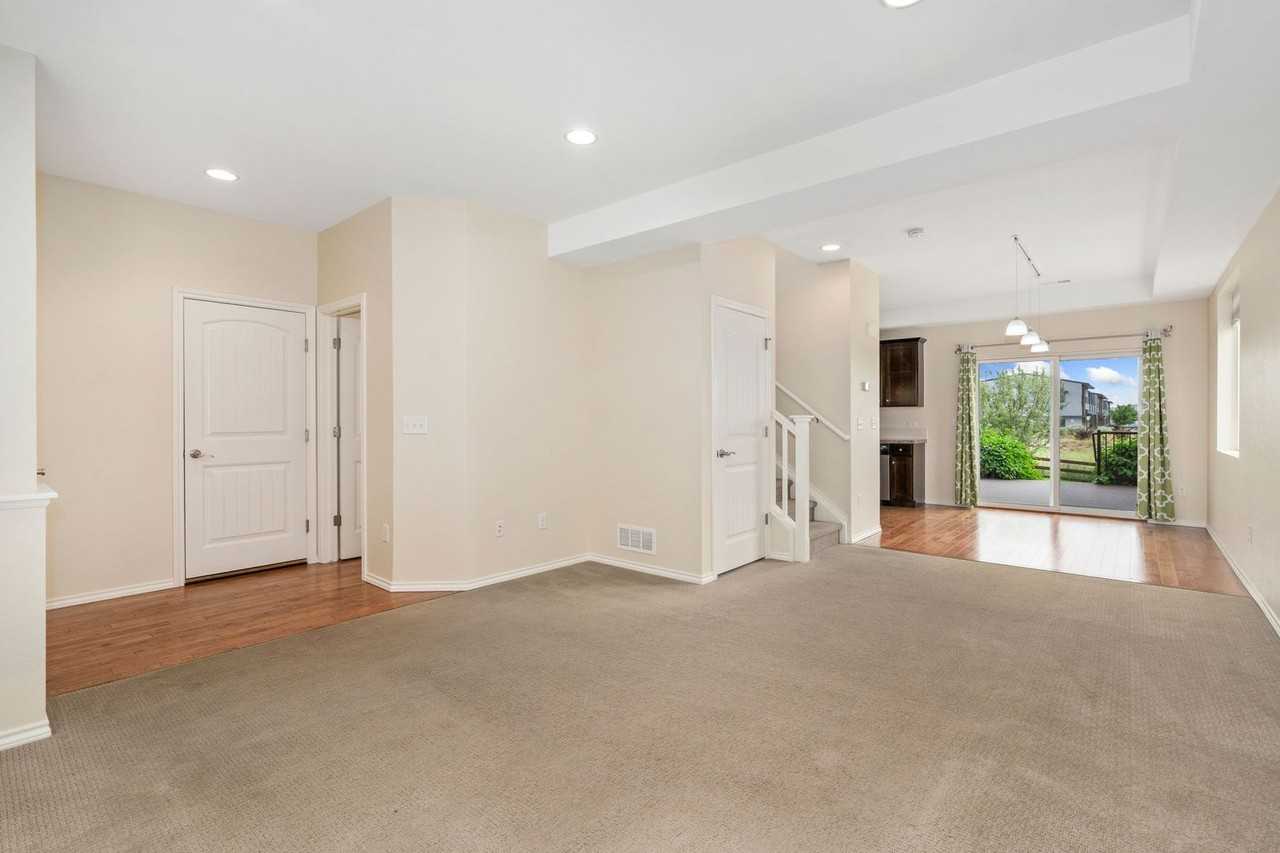 304 Toronto St - Photo 6 of 25