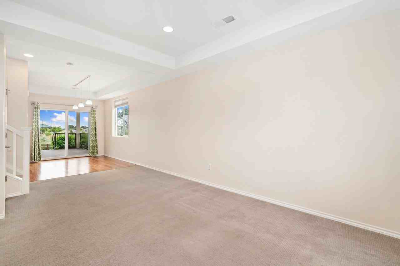 304 Toronto St - Photo 7 of 25