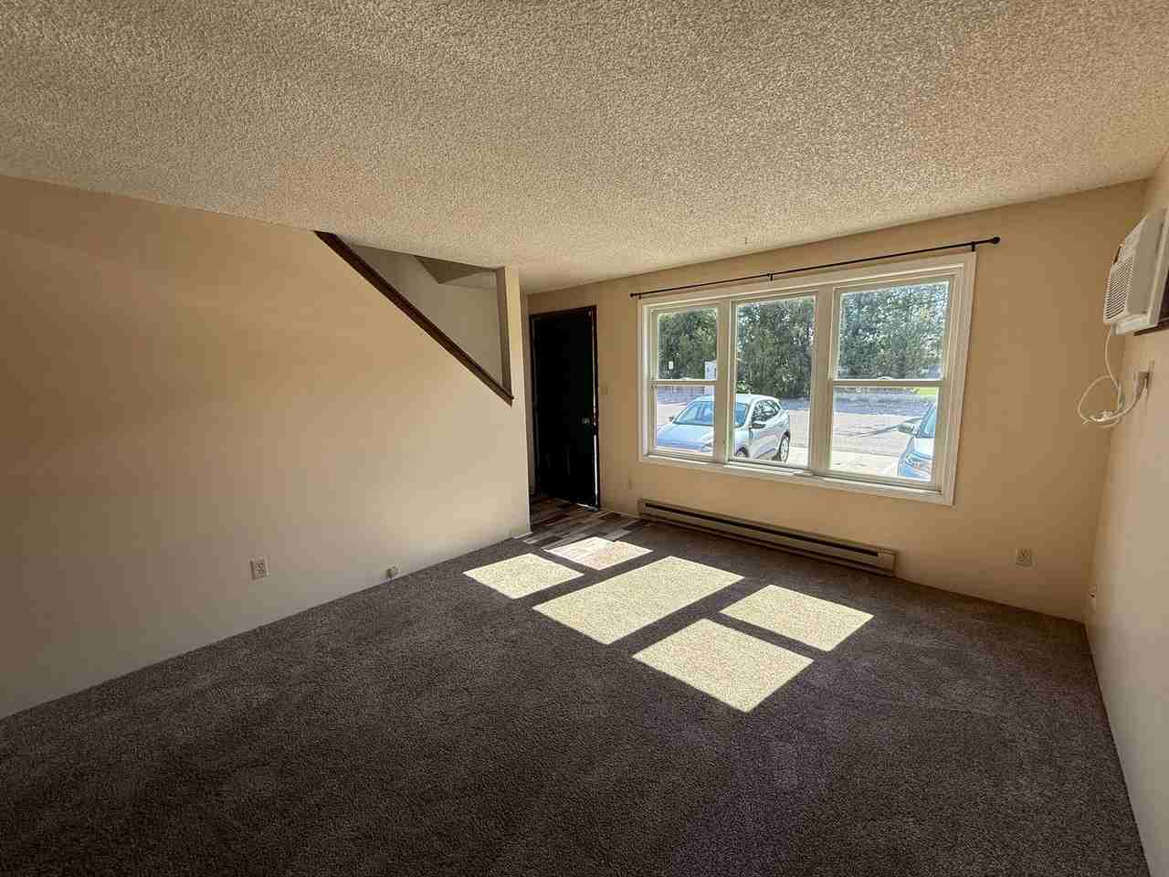 508 W 42nd St - Photo 2 of 17