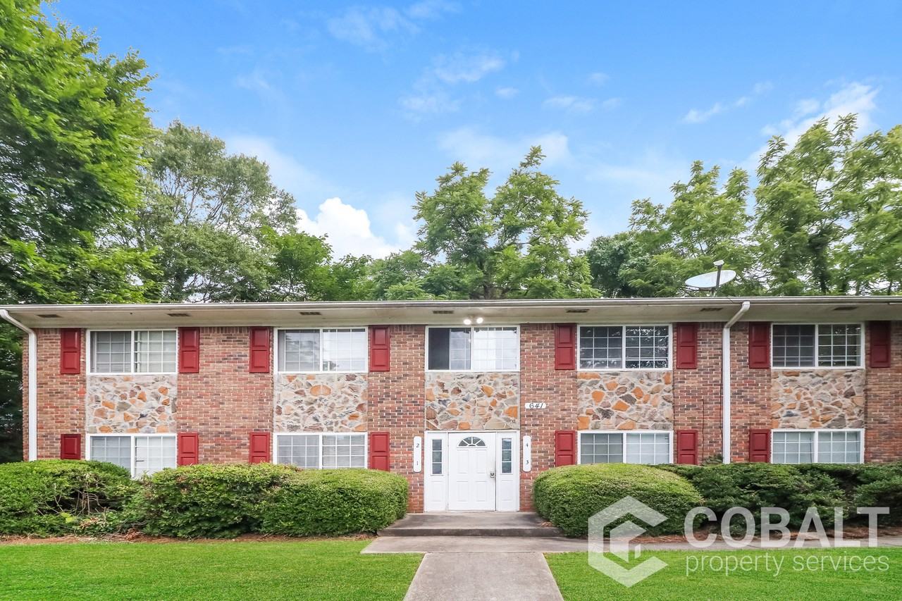 641 Powder Springs Street Southeast #4 - Photo 5 of 17