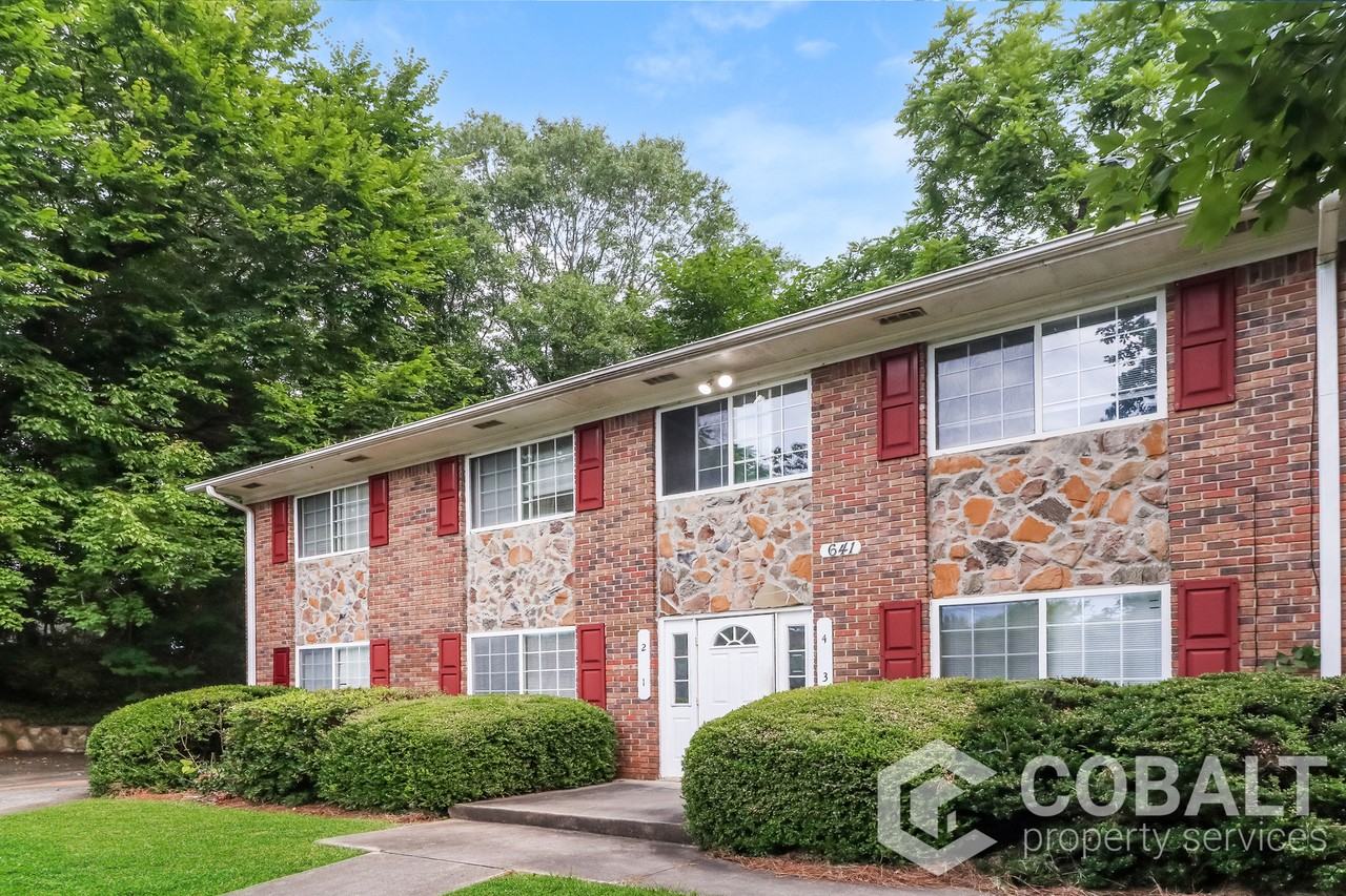 641 Powder Springs Street Southeast #4 - Photo 7 of 17