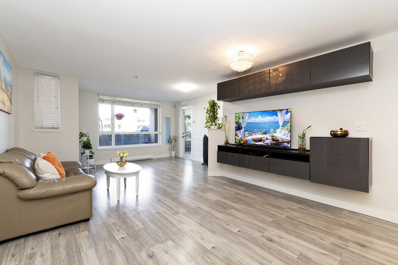 10822 City Parkway - Photo 4 of 16