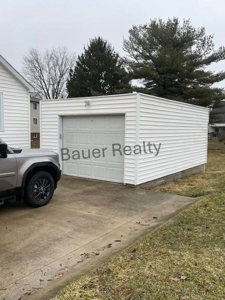 157 Mathews Ave - Photo 2 of 16