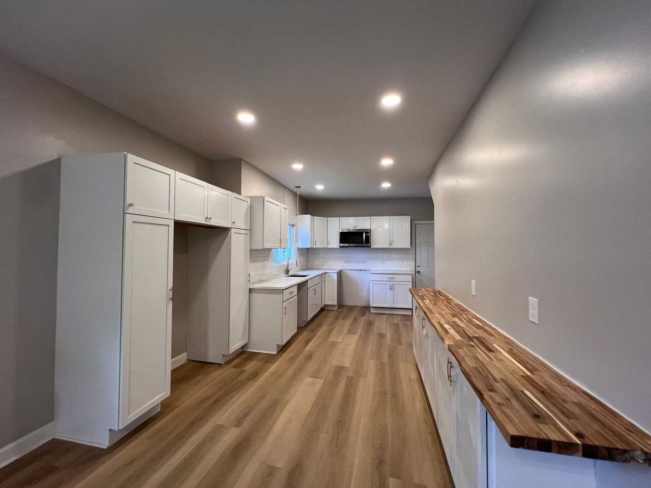 532 S Ash Ave - Photo 3 of 12