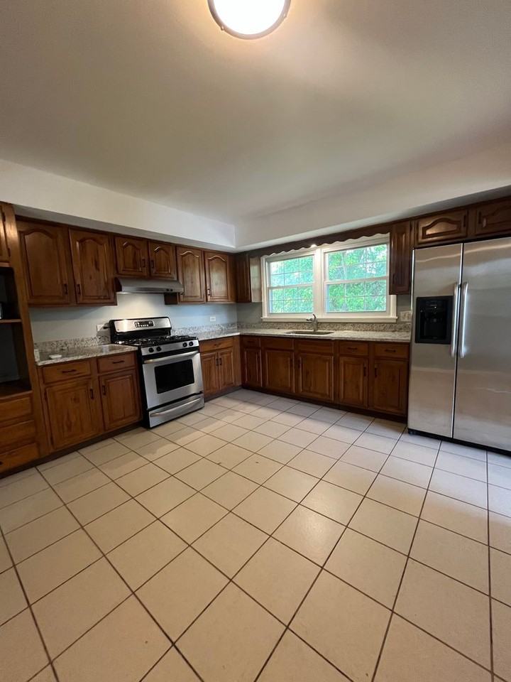 17060 Oconto Ave - Photo 2 of 19