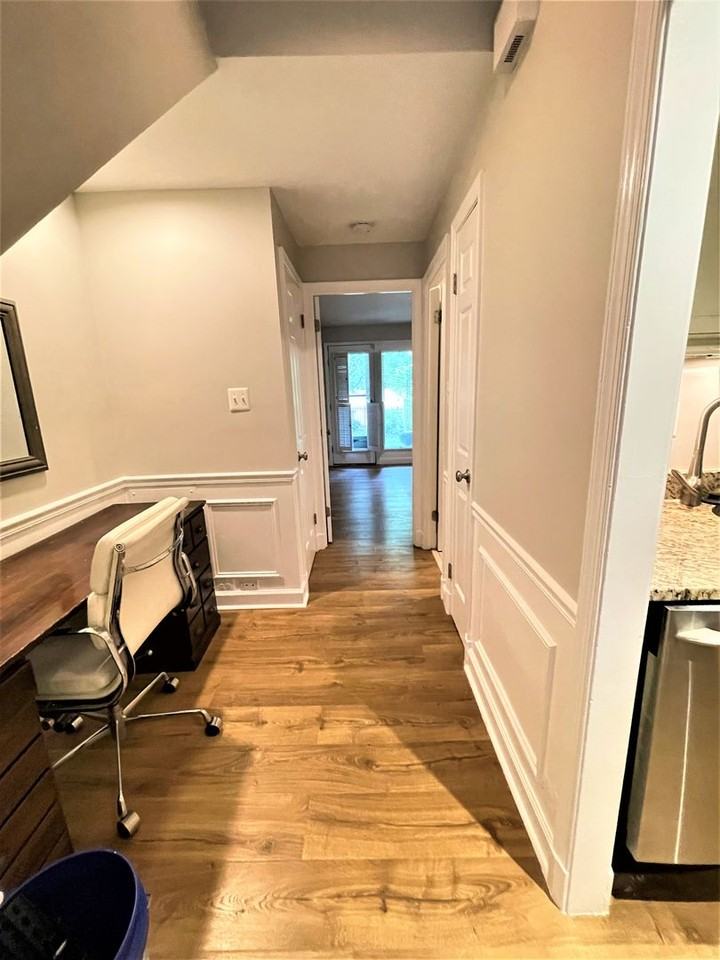 4631 Macarthur Blvd Nw - Photo 6 of 14