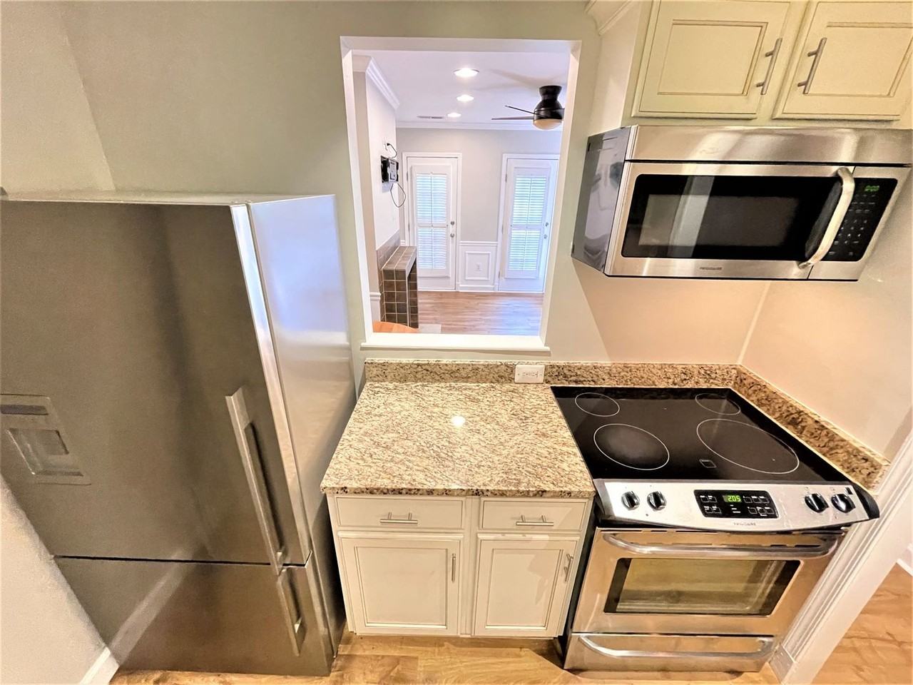 4631 Macarthur Blvd Nw - Photo 7 of 14