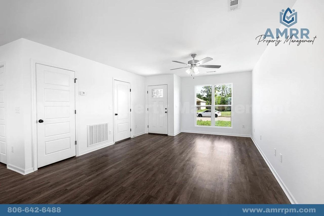 1347 Foundry Dr - Photo 3 of 24