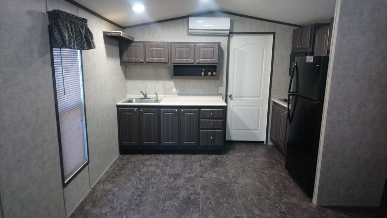 2108 Roselawn Dr - Photo 2 of 6