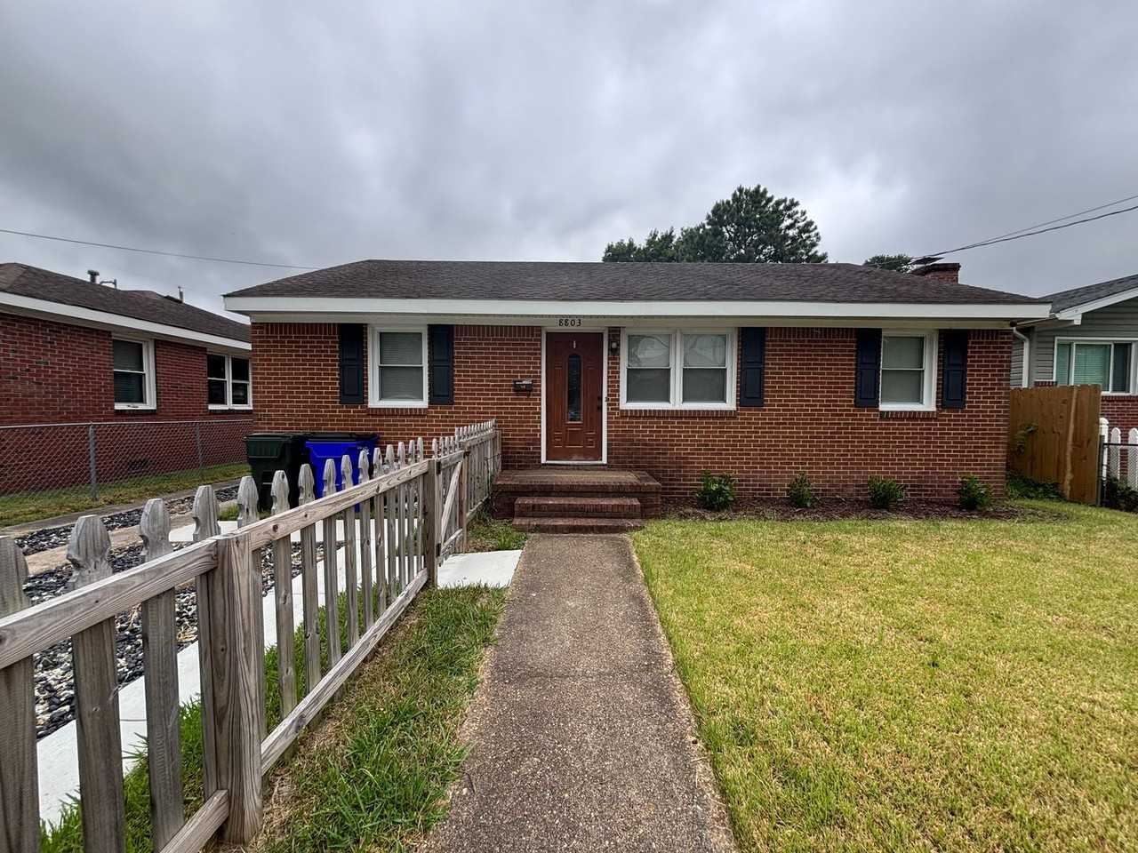 8803 Chesapeake Blvd - Photo 3 of 23