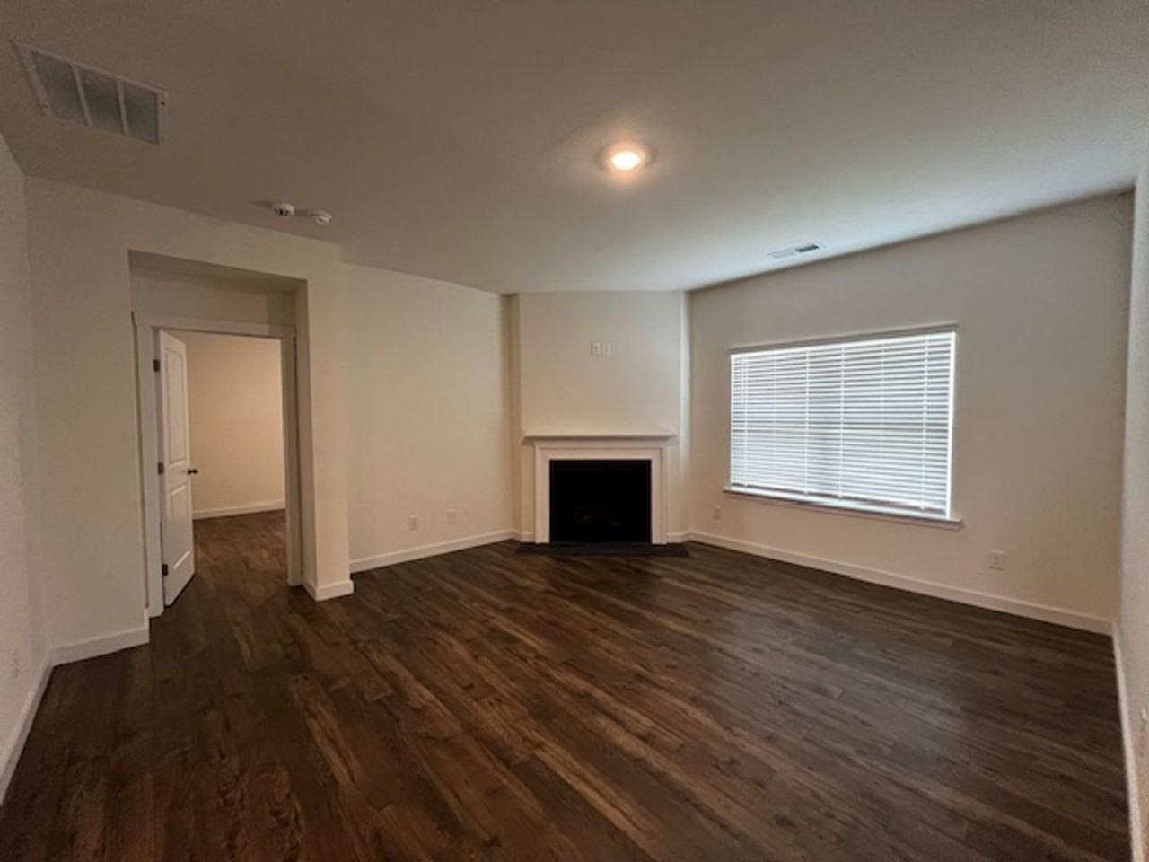 3068 Highline Dr - Photo 2 of 14