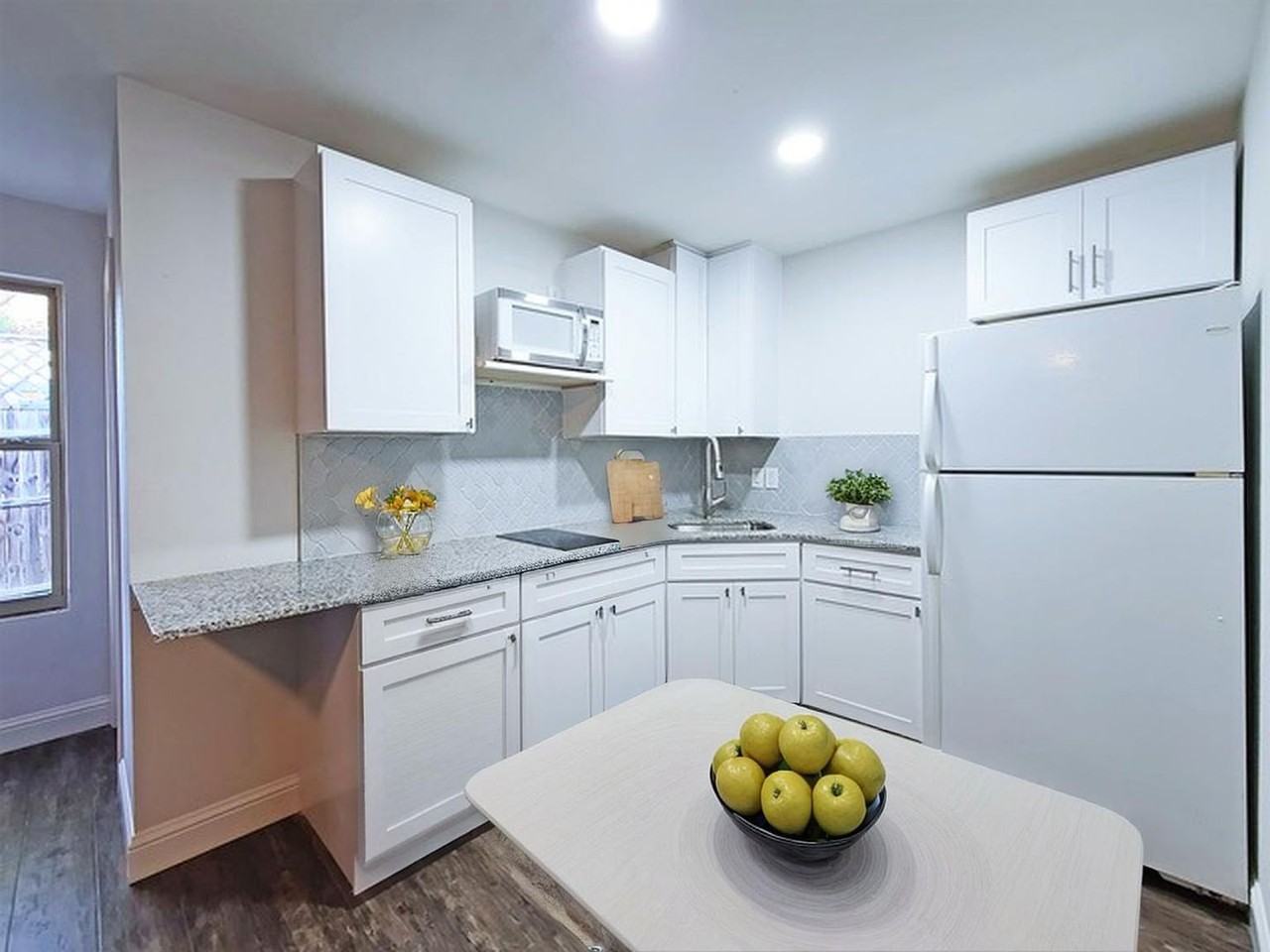 1244 Valencia Ln - Photo 3 of 5