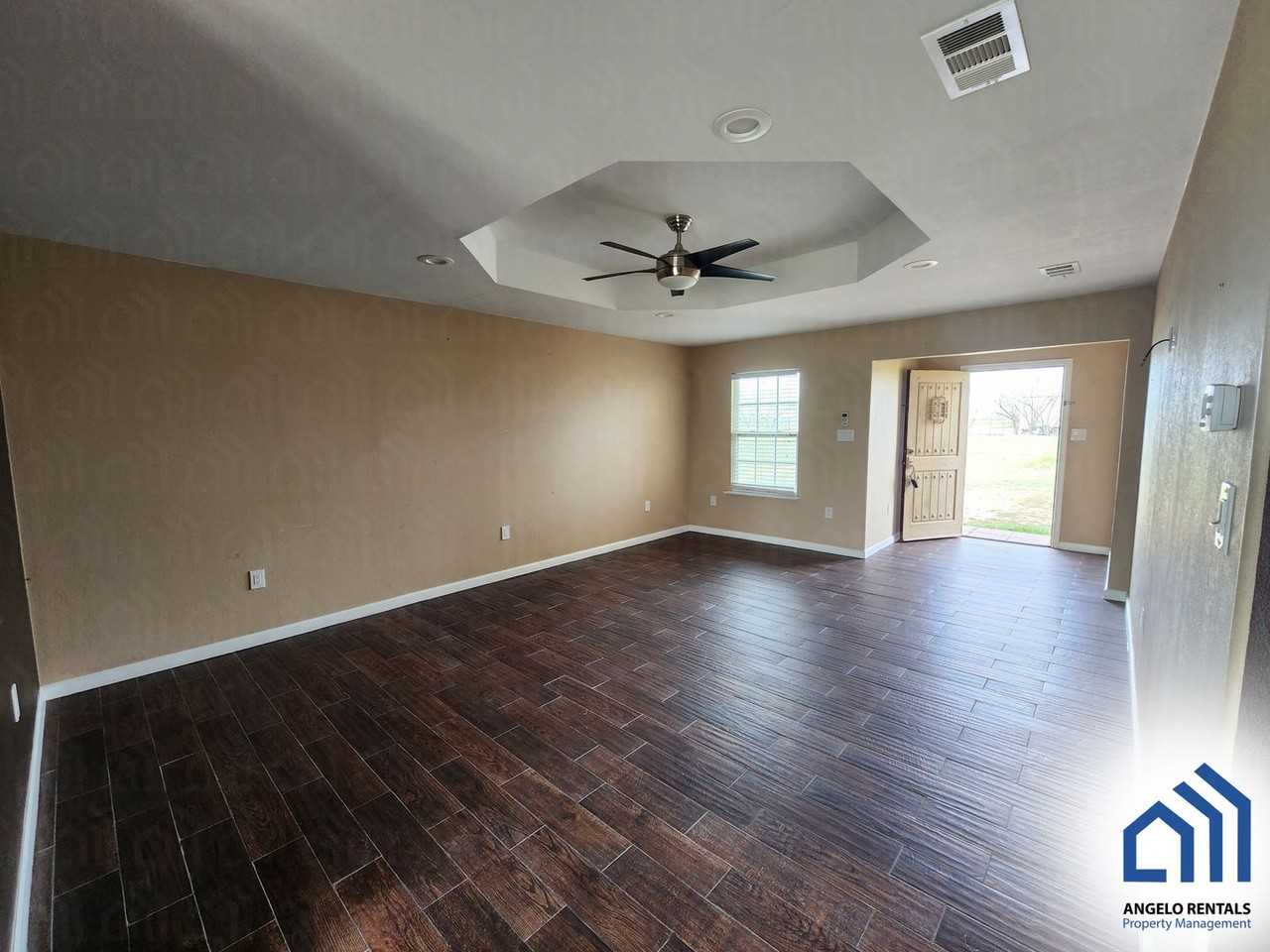 5792 City Farm Rd - Photo 4 of 16