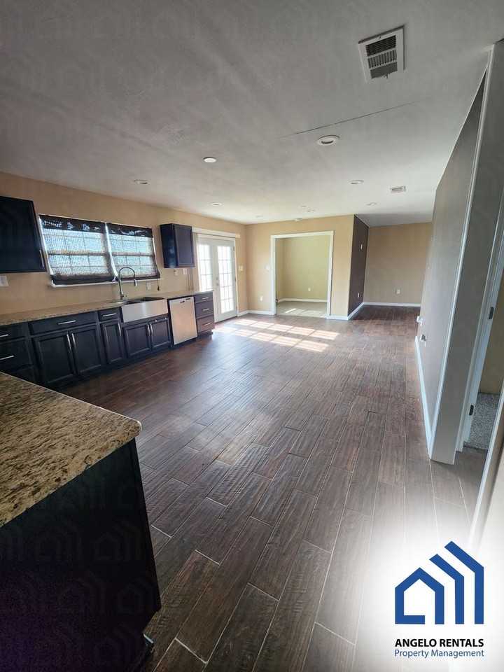 5792 City Farm Rd - Photo 7 of 16