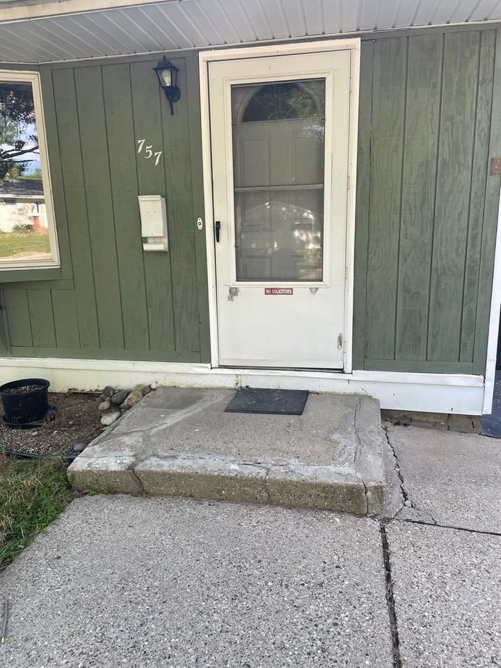 757 Taylor St - Photo 3 of 17