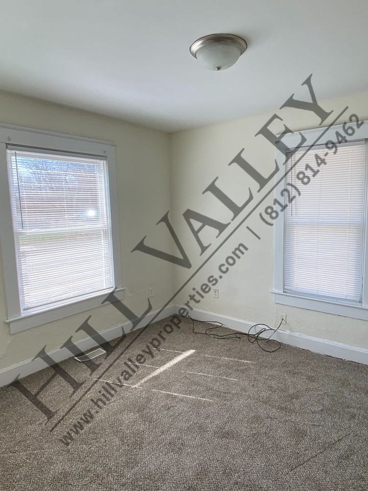 1014 3rd Ave - Photo 3 of 9