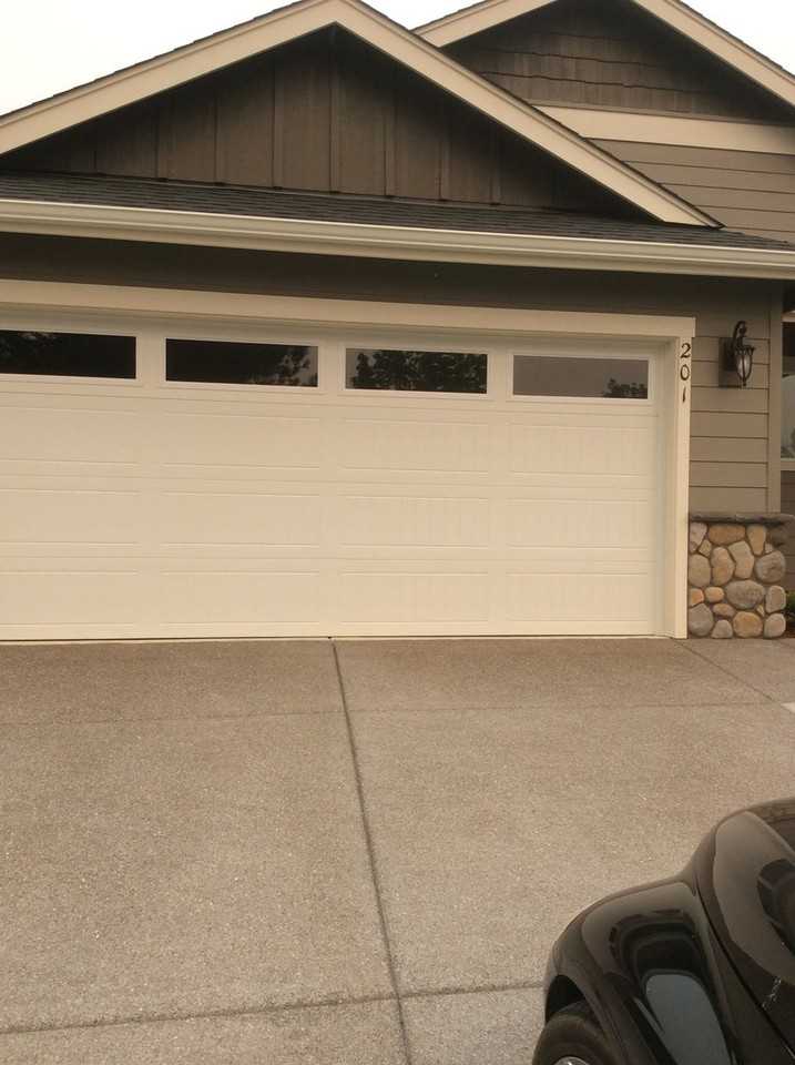 201 Se Briggs Way - Photo 2 of 16