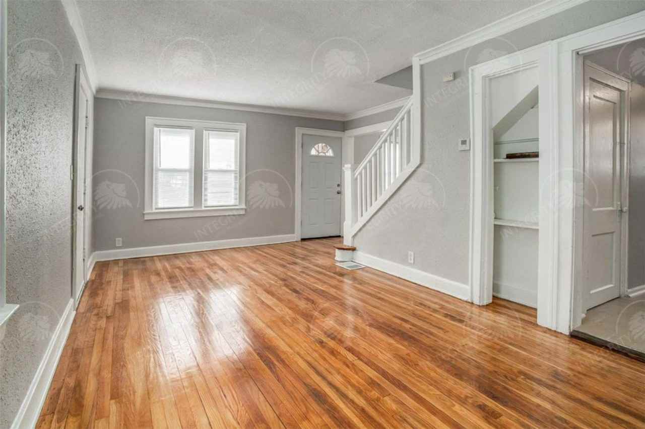 3708 E 61st St - Photo 4 of 24