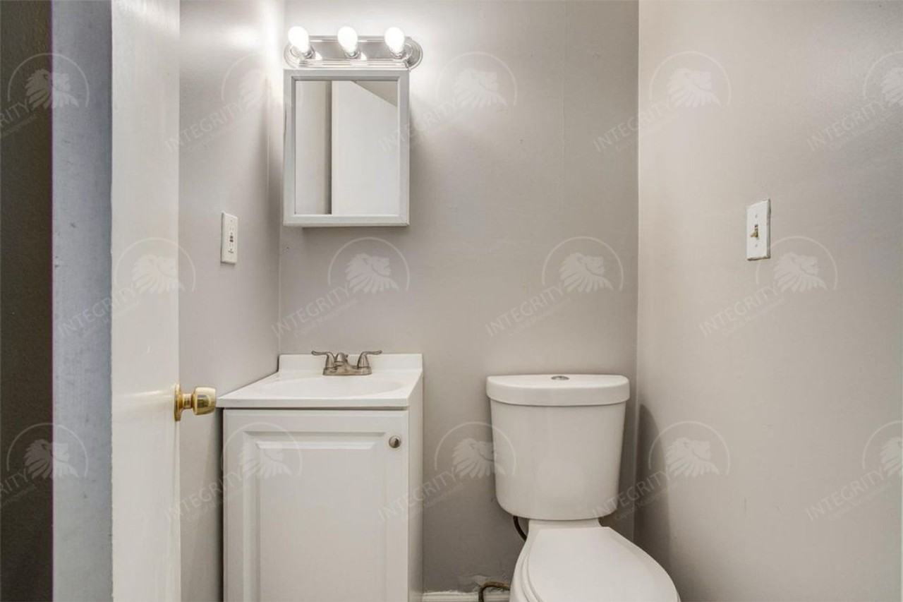 3708 E 61st St - Photo 7 of 24