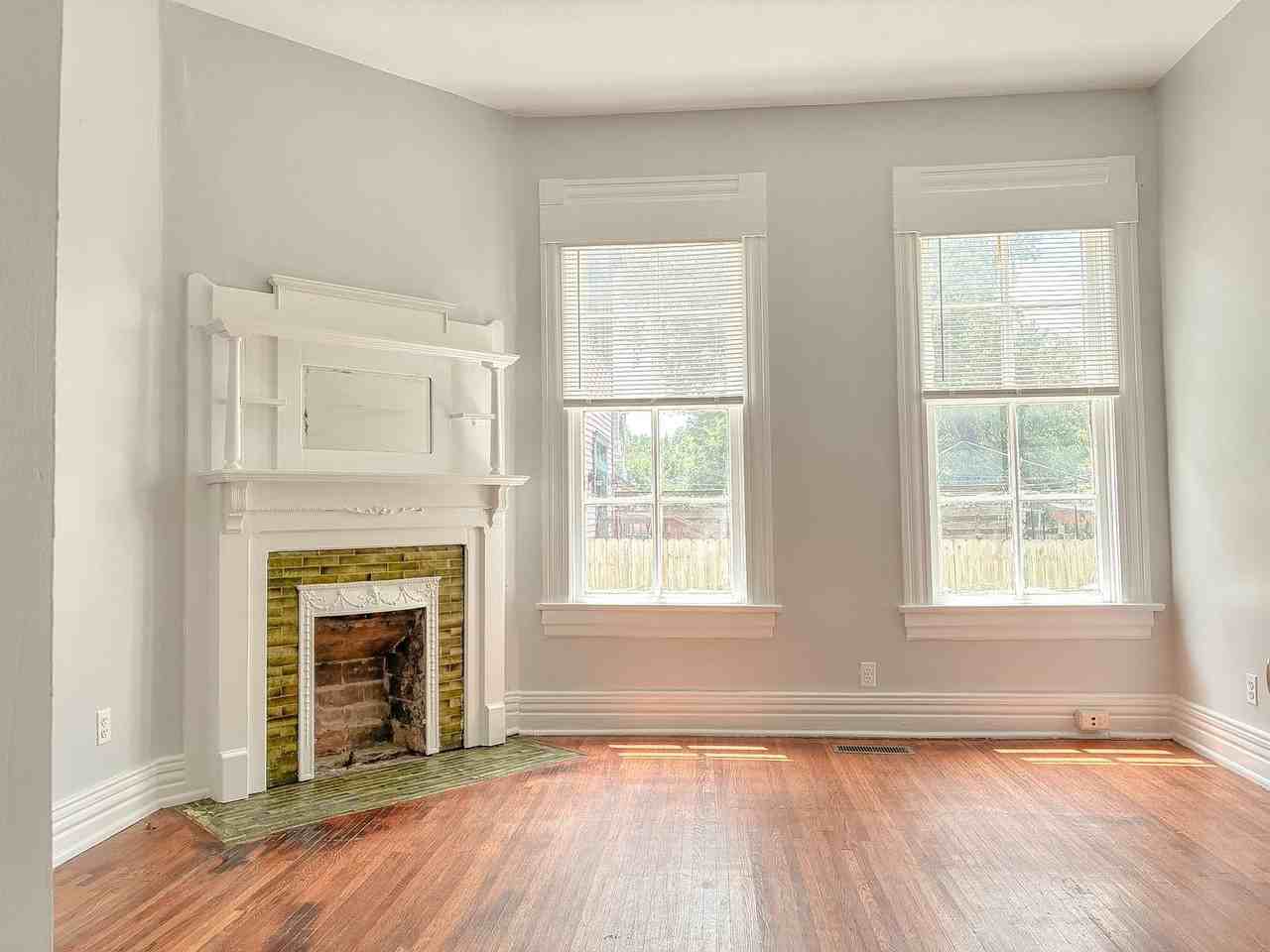 1406 S. 1st Street - Photo 3 of 33