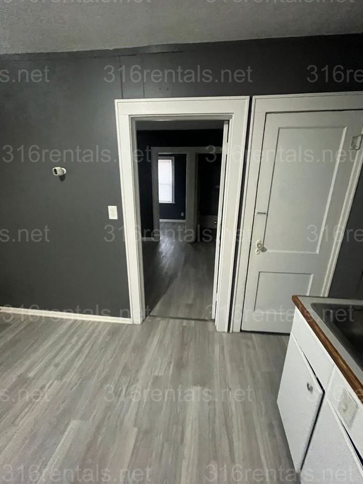 1837 S Euclid Ave - Photo 3 of 10