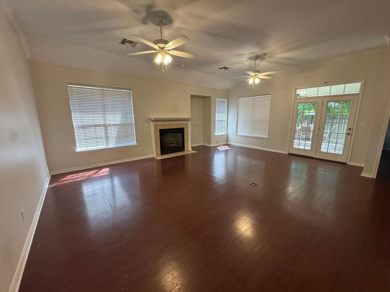 127 Labelle Ln - Photo 4 of 17