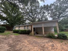 featured image of 704 Ne 11th St