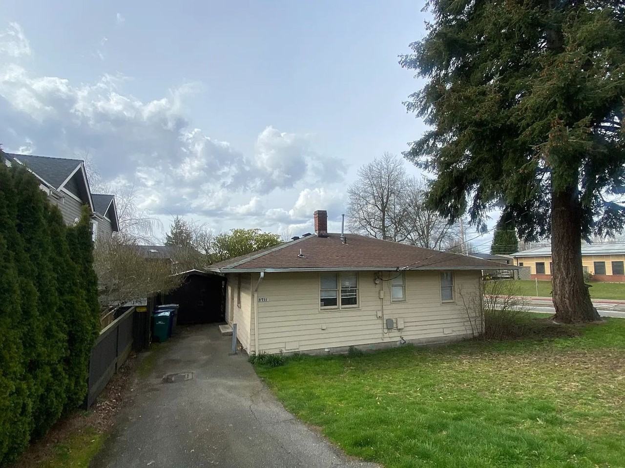 6731 104th Ave Ne - Photo 2 of 13