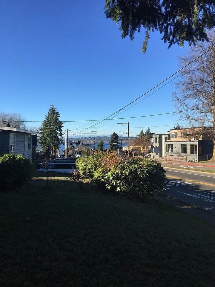 6731 104th Ave Ne - Photo 3 of 13