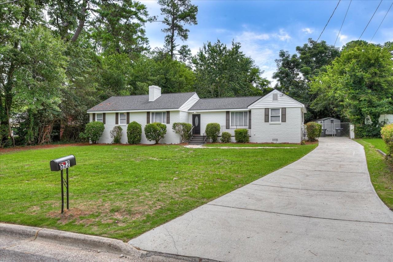 522 Martin Ln - Photo 2 of 23