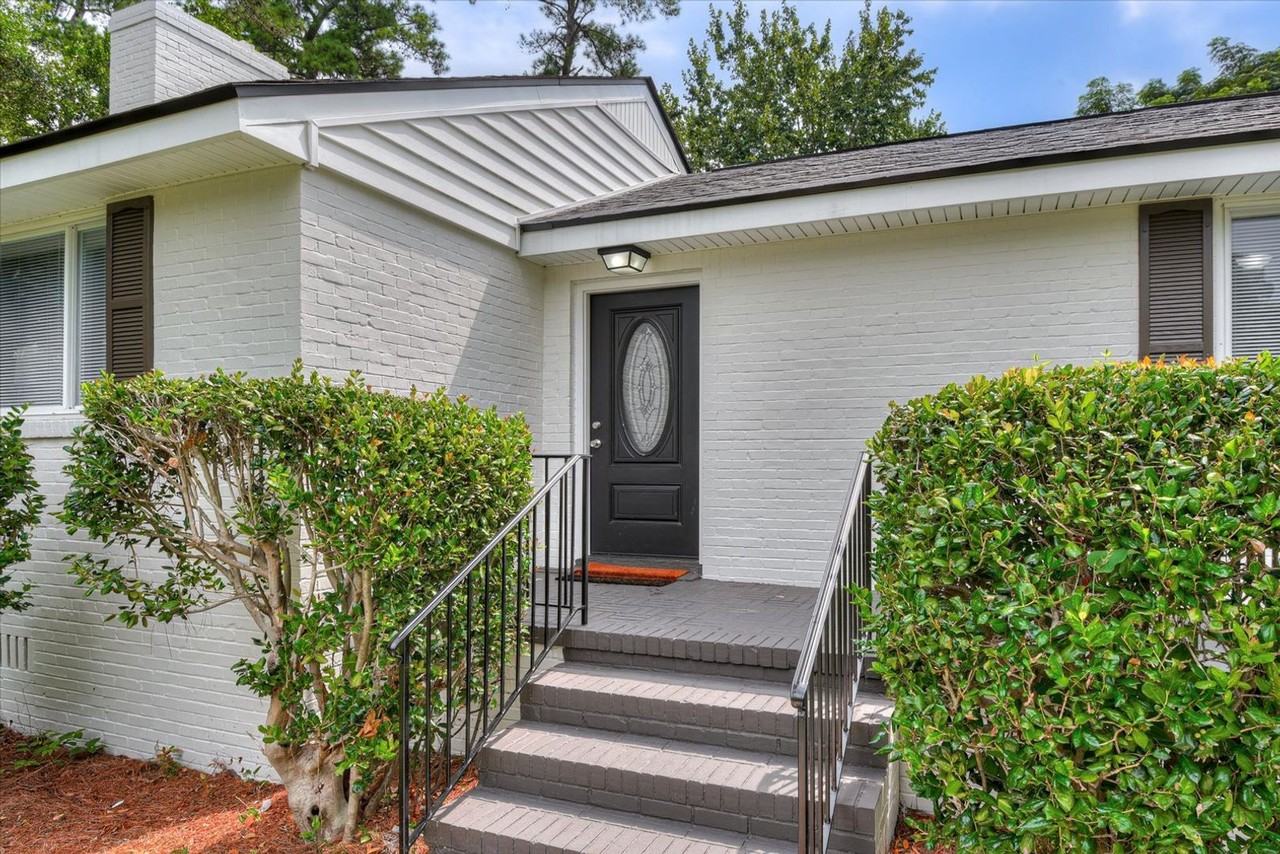 522 Martin Ln - Photo 3 of 23