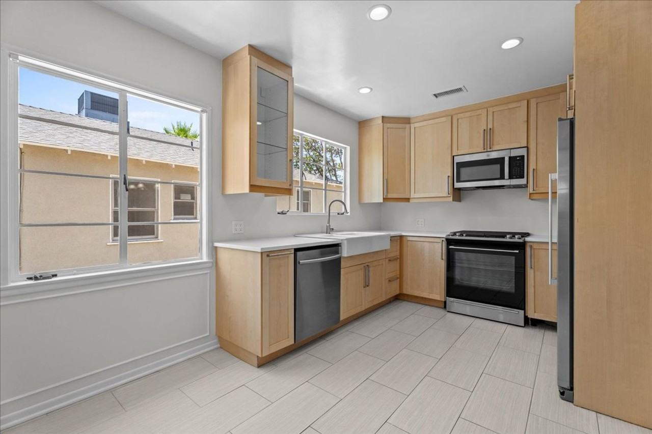 6706 Densmore Ave - Photo 4 of 16