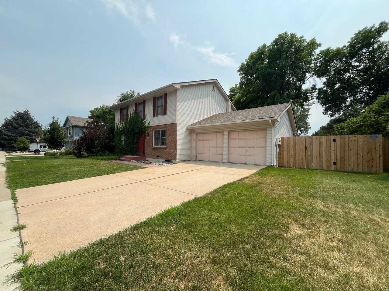 1119 Bent Tree Ct - Photo 2 of 29