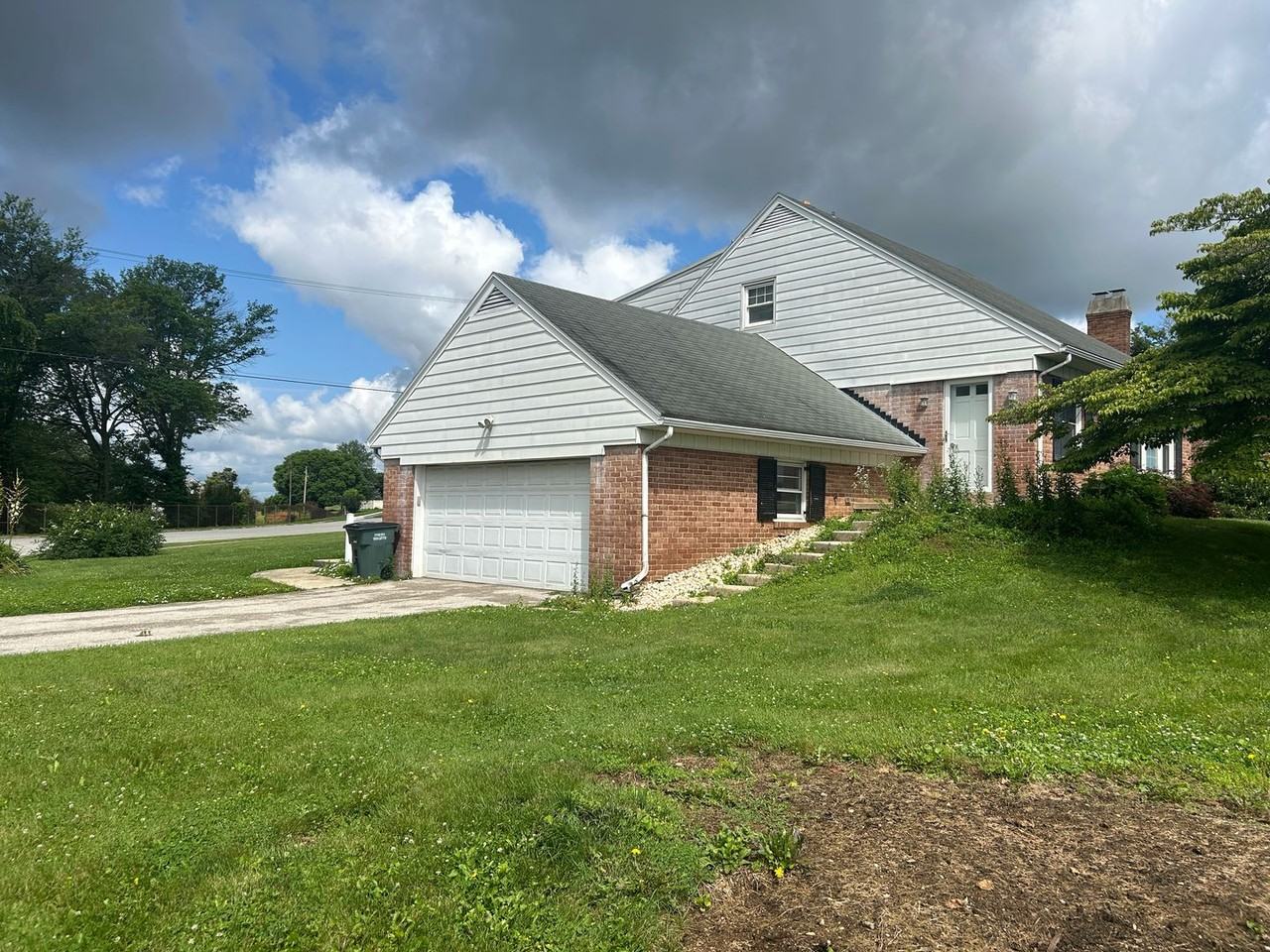 1300 Chapel Dr - Photo 3 of 44