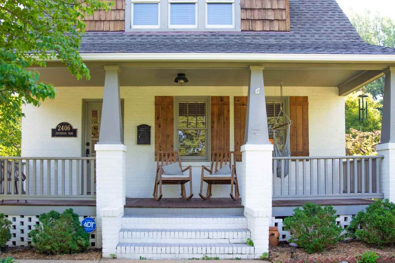 2406 Jefferson Park Ave - Photo 2 of 41